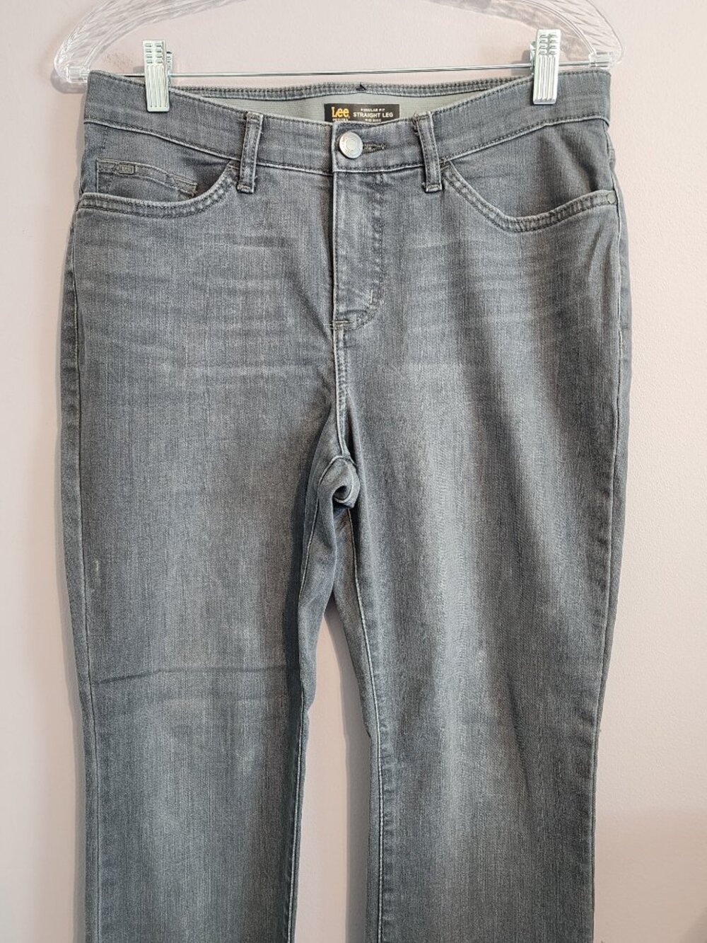 2/$25 Lee Regular Fit Straight Leg Gray Mid Rise Jeans Size 6 Short Petite - Picture 2 of 11